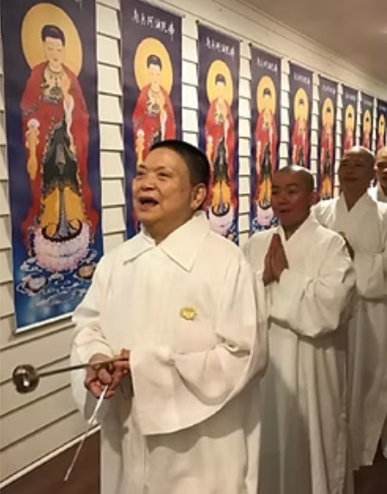 su guides walking meditation